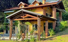 The Comfortable House With Big Pool In The Center Of Mergozzo